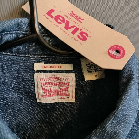 levi's chambray denim western shirt, new with tags, vintage style, tailored fit - Picture 5 of 6